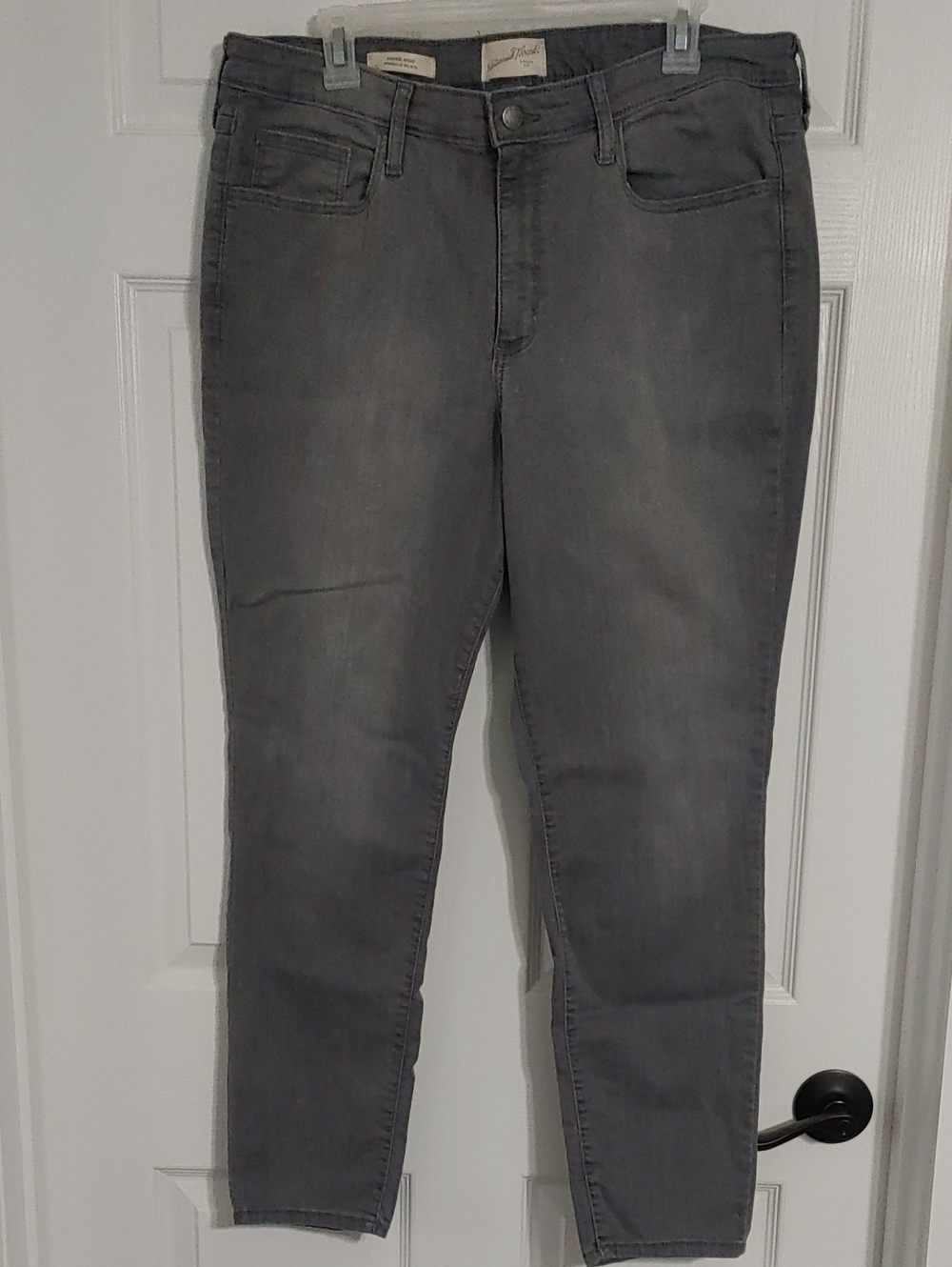 Universal Thread High Rise Skinny Jeans Women's 16 Gray *flaws*